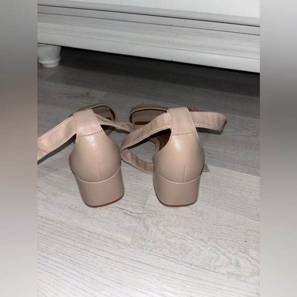 L’INTERVALLE Heels - Picture 2 of 3